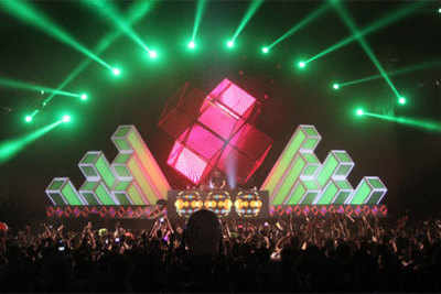 6th edition of Sunburn 2012, over three days at Goa's Candolim Beach saw over 150,000 fans!