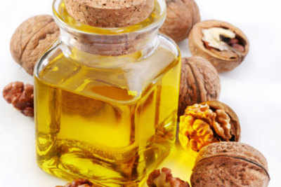 What is walnut oil, its benefits and the right way to use this oil