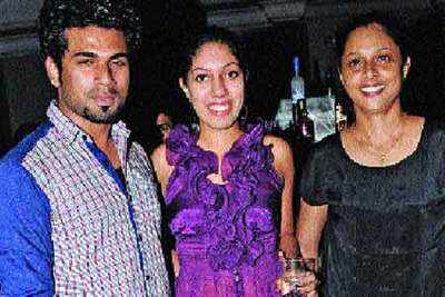 Party peeps head out to enjoy Saturday evening in Kochi
