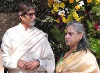 Big B-Aishwarya Rai-Abhishek Bachchan bring traffic to halt