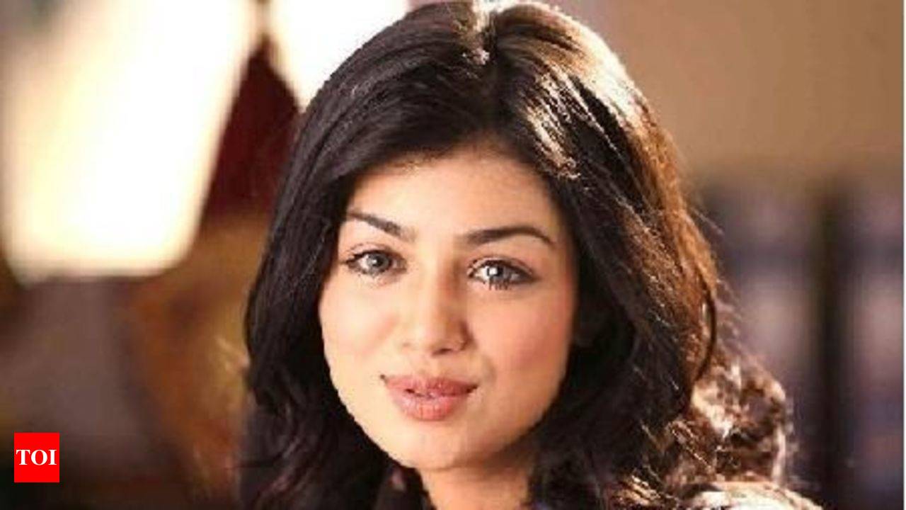 Ayesha Takia defends father-in-law over comment on women | Hindi Movie News  - Times of India