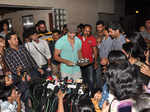 Hrithik celebrates b'day with media!