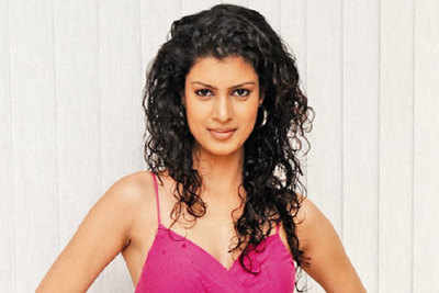 I had inhibitions about doing steamy scenes: Tena Desae