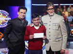 Manoj Bajpayee donates prize money