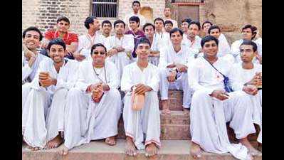 IIT Kanpur students to distribute the Bhagvad Gita to the visitors at the Maha Kumbh in Allahabad