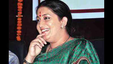 Smriti Irani attends Jal P Gimi Memorial lecture on women empowerment in Nagpur