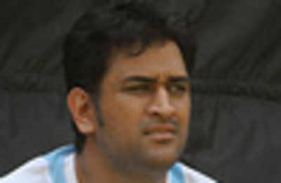 Raina pushed me to bat up the order: Dhoni