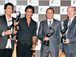 SRK unveils 'TOIFA' trophy