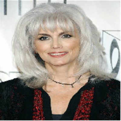 Emmylou Harris charged with hit-and-run