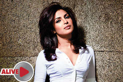 Watch Priyanka lash out in support of SRK