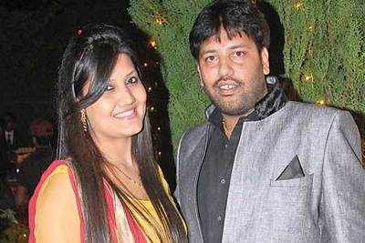 Manoj and Namrata Sharma celebrate their 25th marriage anniversary in Nagpur