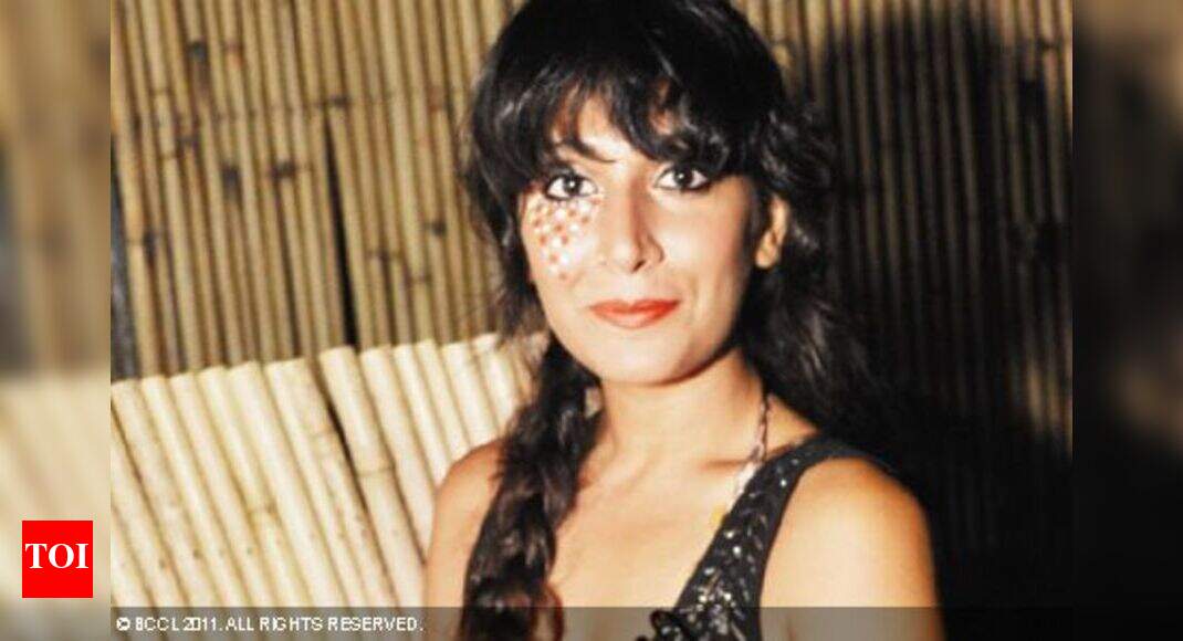 Monica dating a Canadian artiste | Hindi Movie News - Times of India