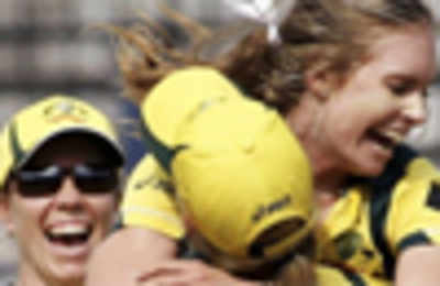 Australian women trounce Pakistan by 91 runs