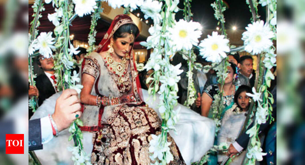 Shaadi with an aerial twist | Events Movie News - Times of India