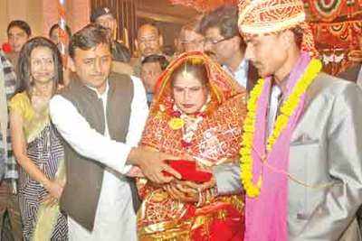 Akhilesh Yadav graces community marriage programme organised at Sahara Shahr in Lucknow