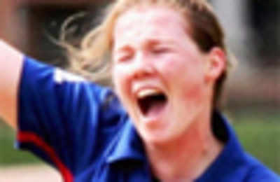Shrubsole's fifer helps England women beat South Africa by 7 wickets