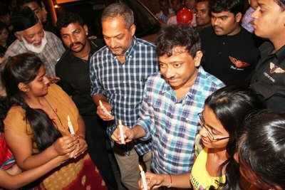 RGV lights a candle at Leopold Caf��