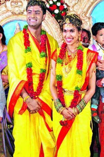 Hemachandra and Sravana Bhargavi marriage photo