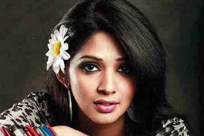 Nyla Usha to debut in Kunjananthante Kada