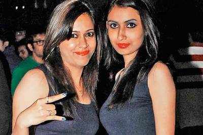 Female DJ pumps up the beat at this Valentine bash in Jaipur