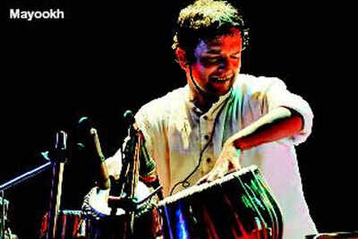 Mayookh Bhaumik enthralls audience in Kolkata