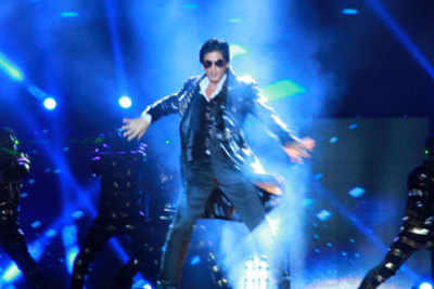 Shah Rukh spells magic in Muscat