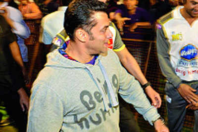 Salman Khan chased by 20 bikers in Hyderabad