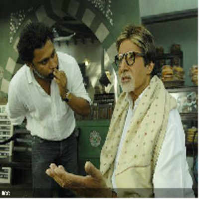 Shoojit Sircar plans to gift a love story to Amitabh Bachchan