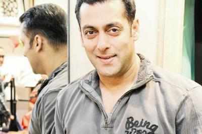 Salman Khan seeks clubbing his appeal with hit-and-run case retrial
