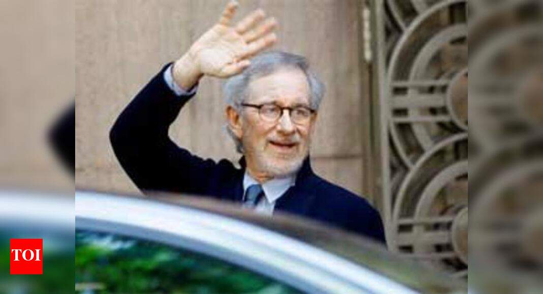 Filmmaker Raju Hirani to meet Steven Spielberg | English Movie News ...