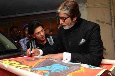 Shahrukh Khan asks for Amitabh Bachchan's autograph