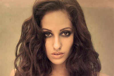 Moroccan beauty Naura tries her luck in B-town