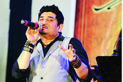Neeraj Sridhar grooves the audience in Ahmedabad