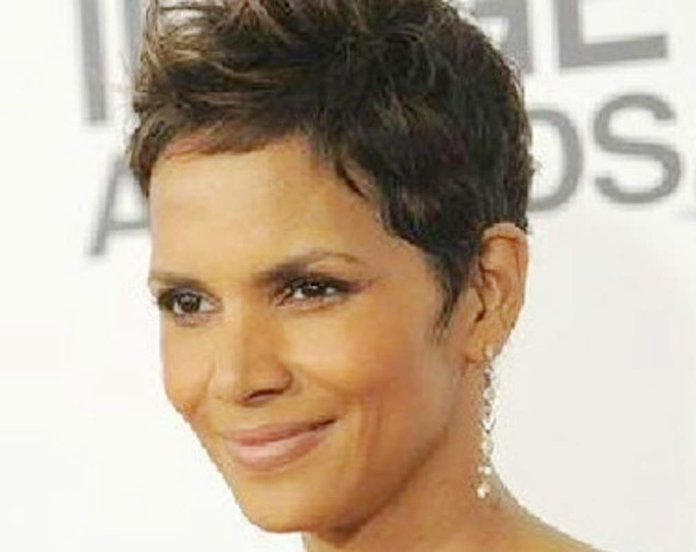 
Halle Berry is pregnant again!
