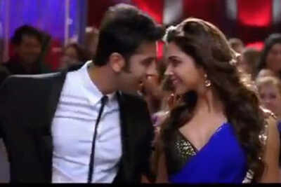 Ranbir's 'Badtameez Dil' goes Viral