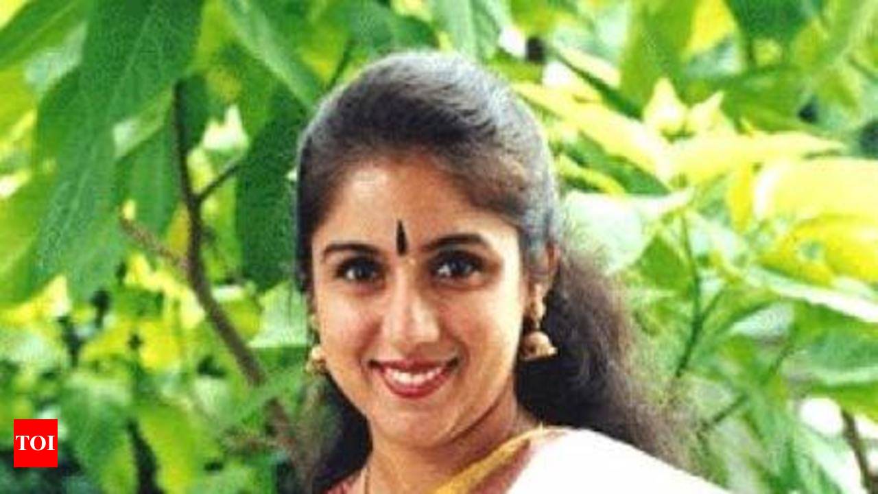 Actress Revathi to get divorce | Telugu Movie News - Times of India