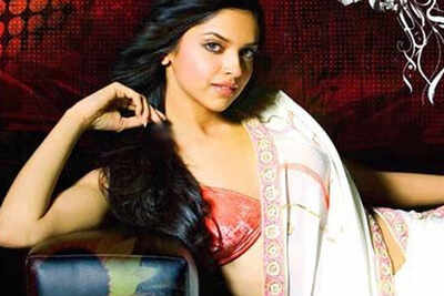 Why Indian beauties love to wear sarees - The Times of India