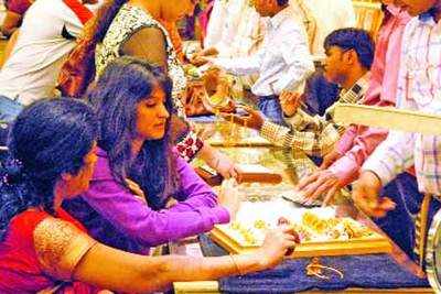 Jewellers make hay while gold shines