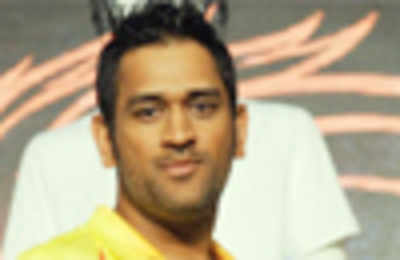 Dhoni voted 'most desirable man' of IPL 6
