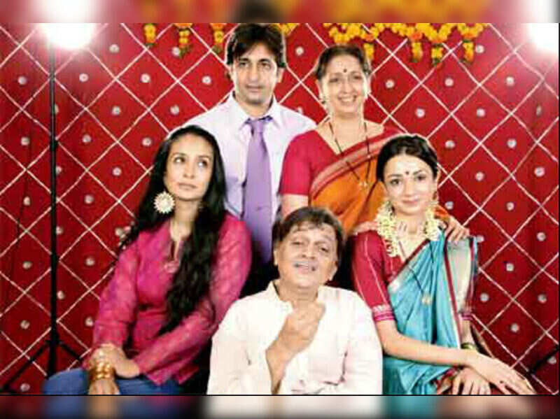 Theatre Review Wedding Album Hindi Movie News Times Of India theatre review wedding album hindi