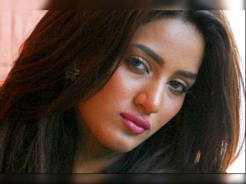 I haven't crossed the line: Mathira Khan | Punjabi Movie News - Times of  India