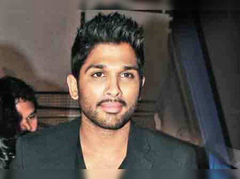 Tollywood stars attend the music launch of 'Iddarammayilatho' at an auditorium in Hyderabad | Events Movie News - Times of India Tollywood stars attend the music launch of 'Iddarammayilatho' at an auditorium in Hyderabad | Events Movie News - Times of India