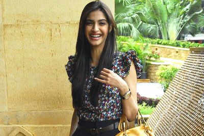 Don't pick simple roles for people to notice my acting: Sonam Kapoor