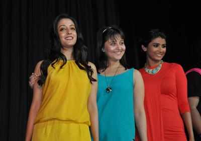 Girls sizzle on Aami Aar Amaar Girlfriends premiere