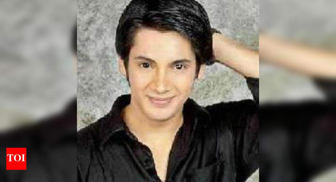 Ayaz jumps from 40 ft for his introductory scene in Jaan - Times of India