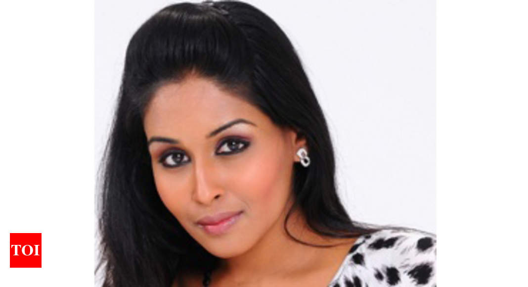 Malayali actress Leena Maria Paul arrested | Malayalam Movie News ...