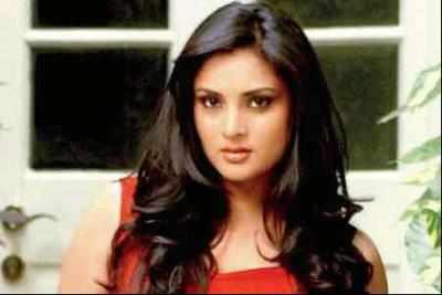 Ramya returns to K’wood after two years