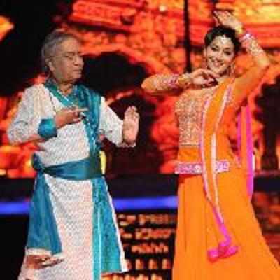 Pandit Birju Maharaj and Madhuri on Jhalak..