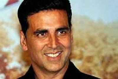 Akshay shoots hardcore action with injured foot