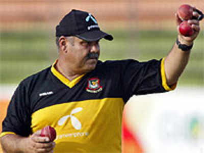 Whatmore is frontrunner for India coach's job